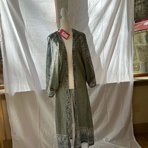 NWT Chelsea & Violet kimono style cardigan